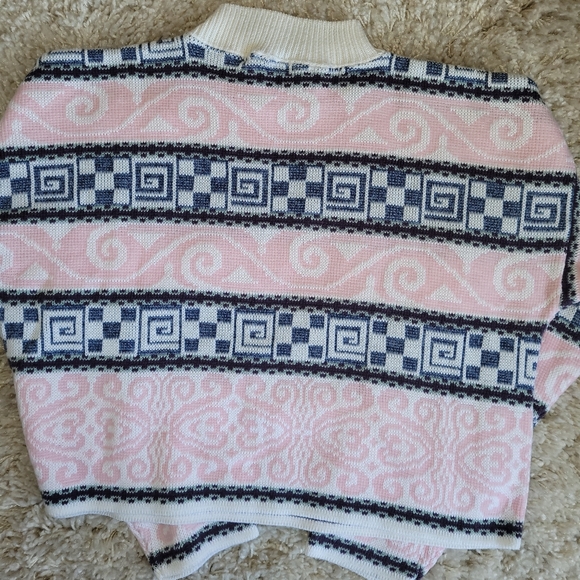 Thrifted mock neck - Picture 2 of 3